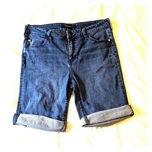 Liverpool Bermuda Shorts
